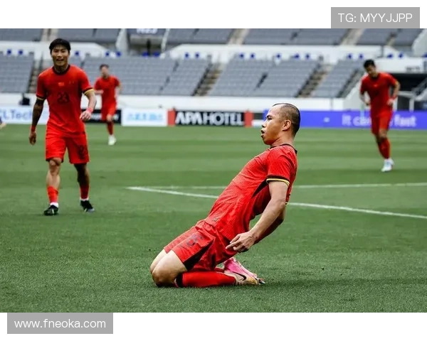 国足半场未射正 控球稍逊喀麦隆